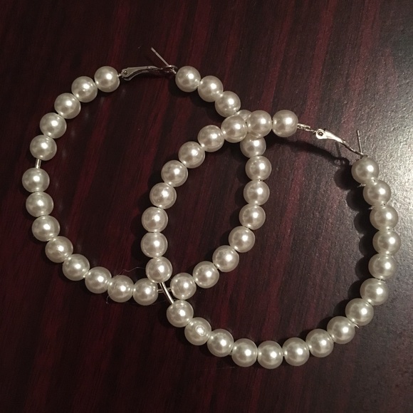 Jumbo Pearl Hoop Earrings - Picture 5 of 8